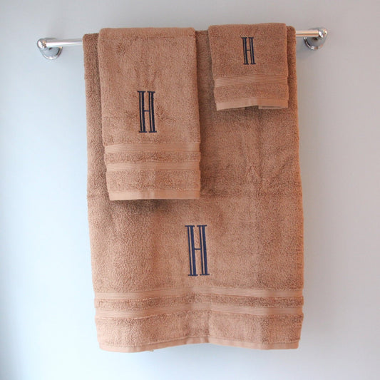 Monogrammed towel set, Embroidered bath towel, Unique Towel Set, Bathroom Decor